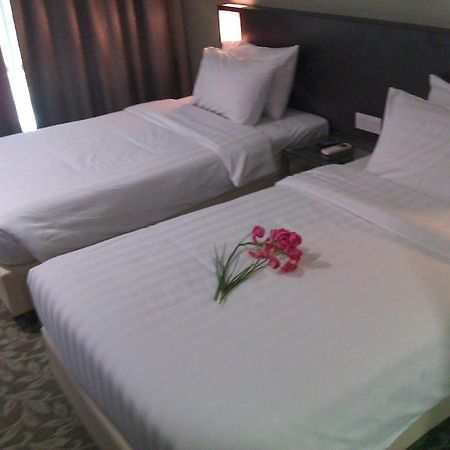 Nouvelle Hotel Johor Кулай Номер фото